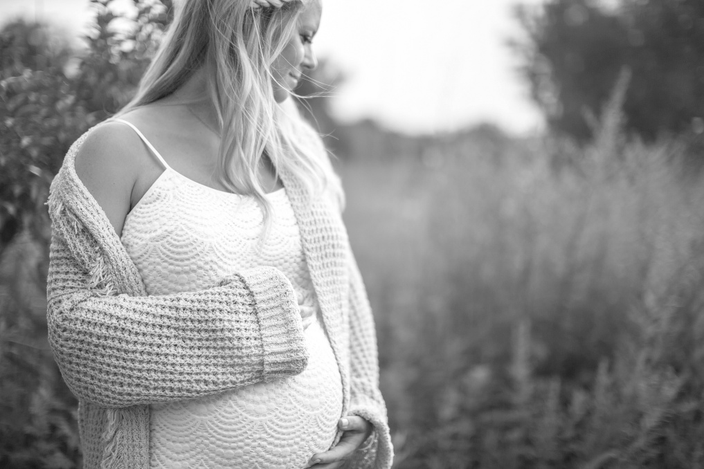 CT Beach Maternity Session by Anne Miller annemillerphotographer.com